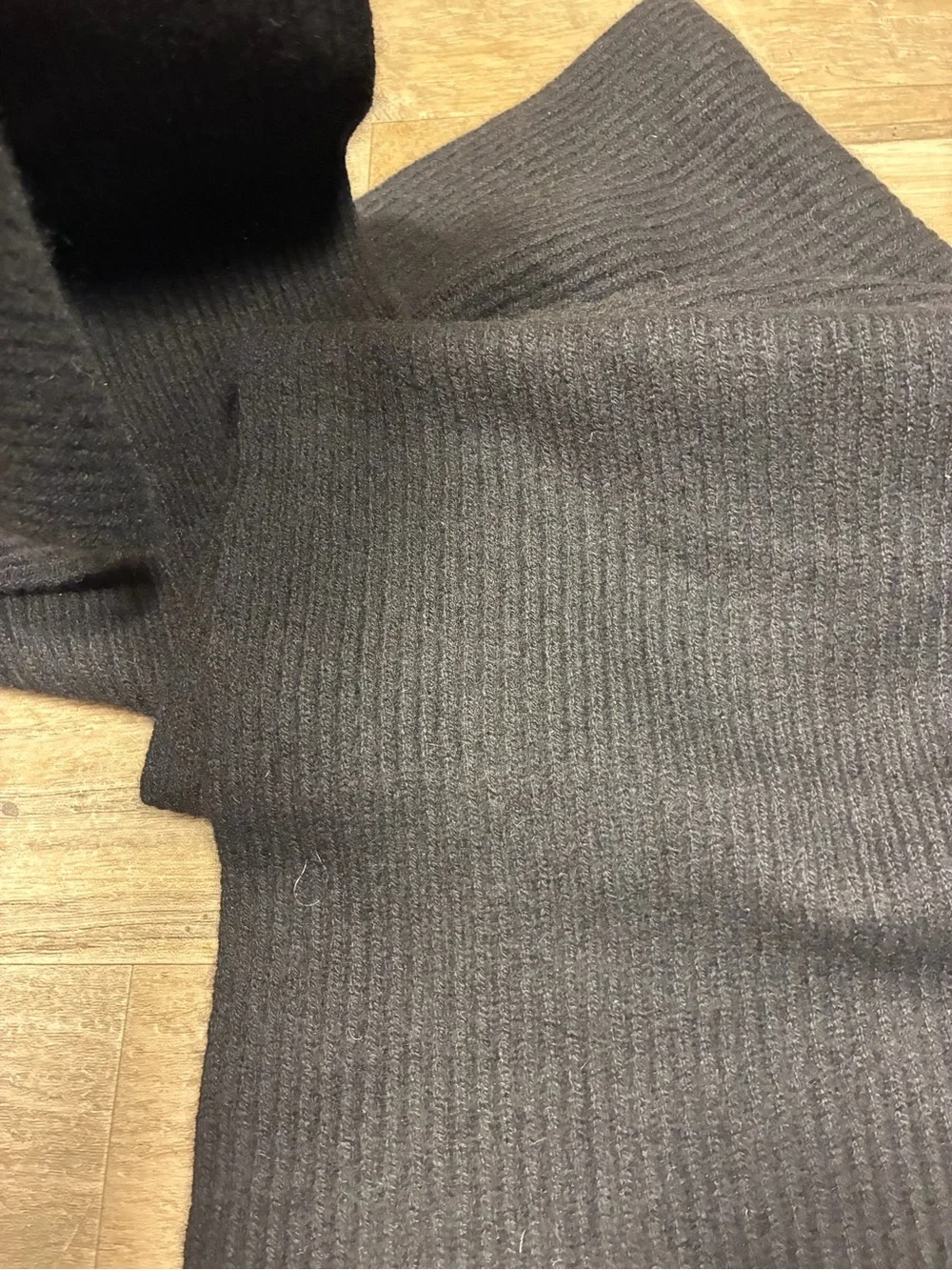 Nordstrom 100% Cashmere Ribbed Scarf 10”x65”